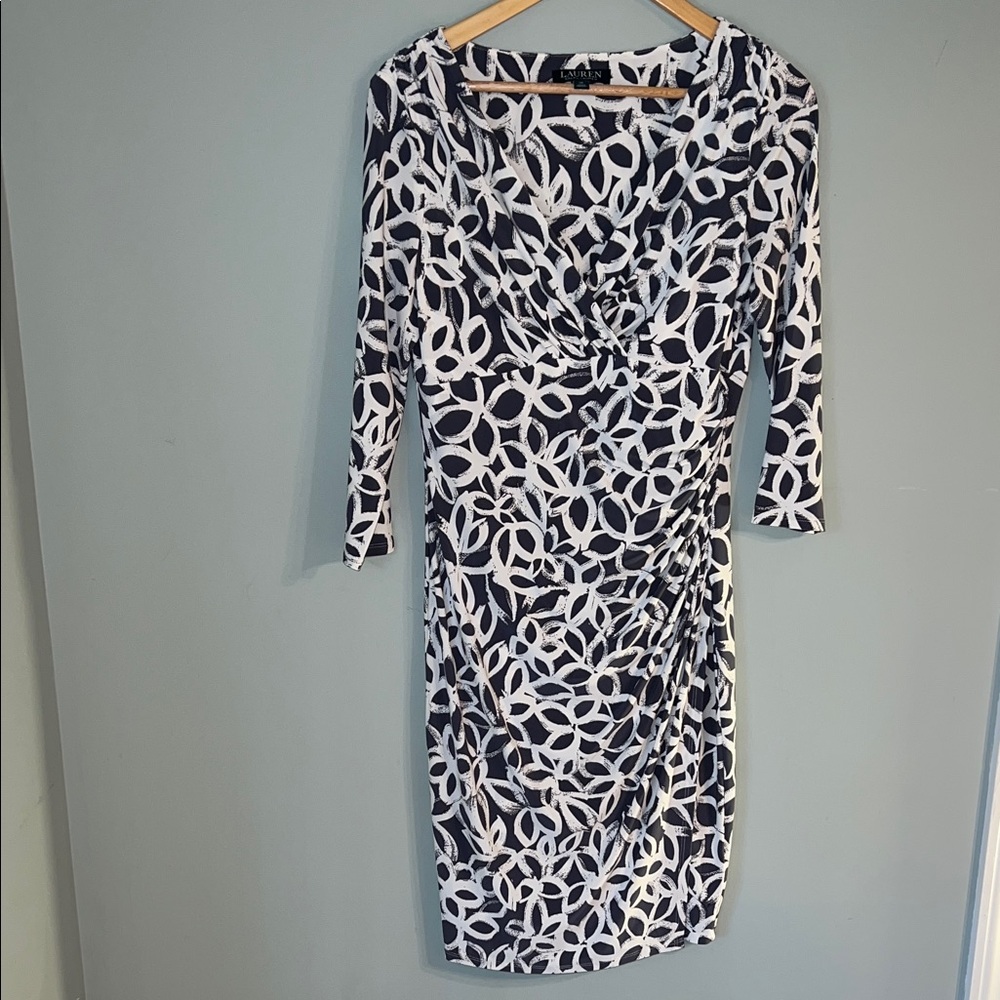 Lauren Ralph Lauren Black White Abstract Geometric V Neck Ruched Sheath Dress 10